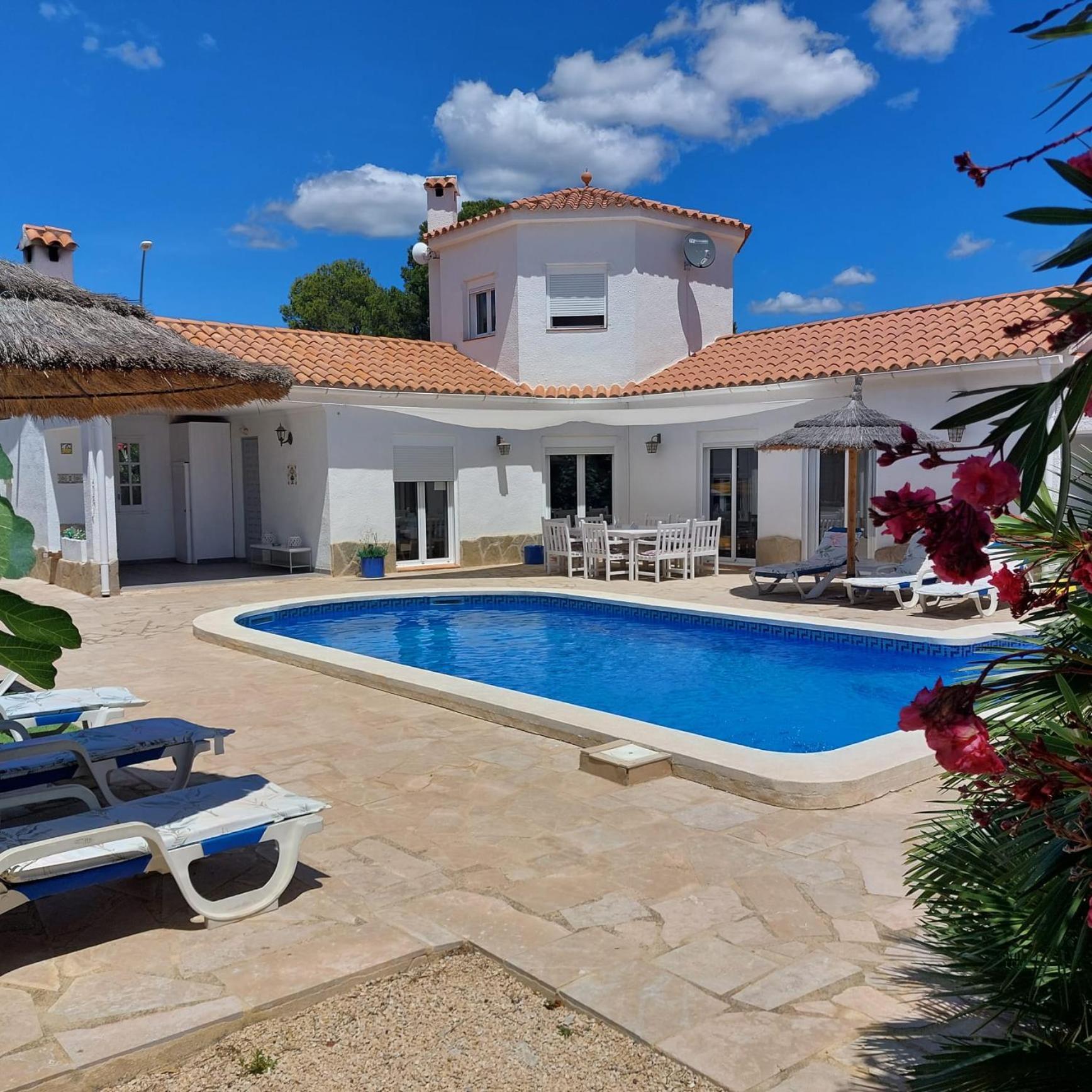 Villa Voor 8 Personen Met Zwembad Calafat Exterior foto